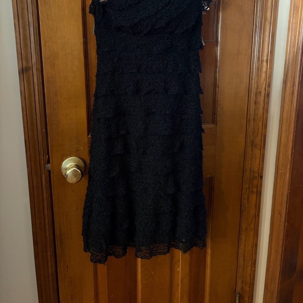 Chic One-Shoulder Black Lace Dress